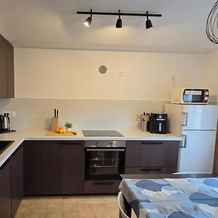 377 Apartament *